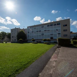 Un des bâtiment de la résidence Robert Rème
